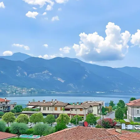 Elegante D'iseo Apartment